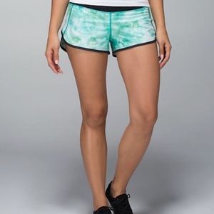 Lululemon Tracker Short - Size 6